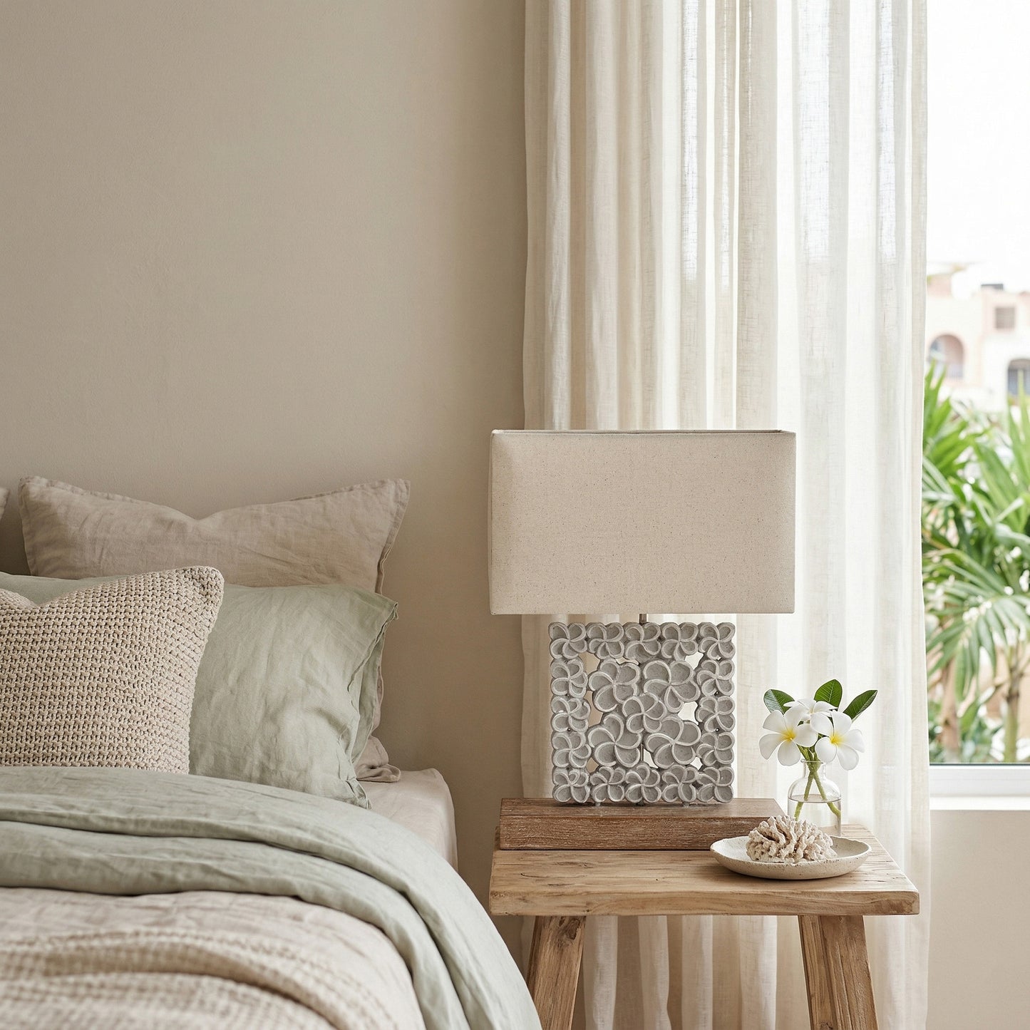 Carved Table Lamp "Kamboja" - Grey & White