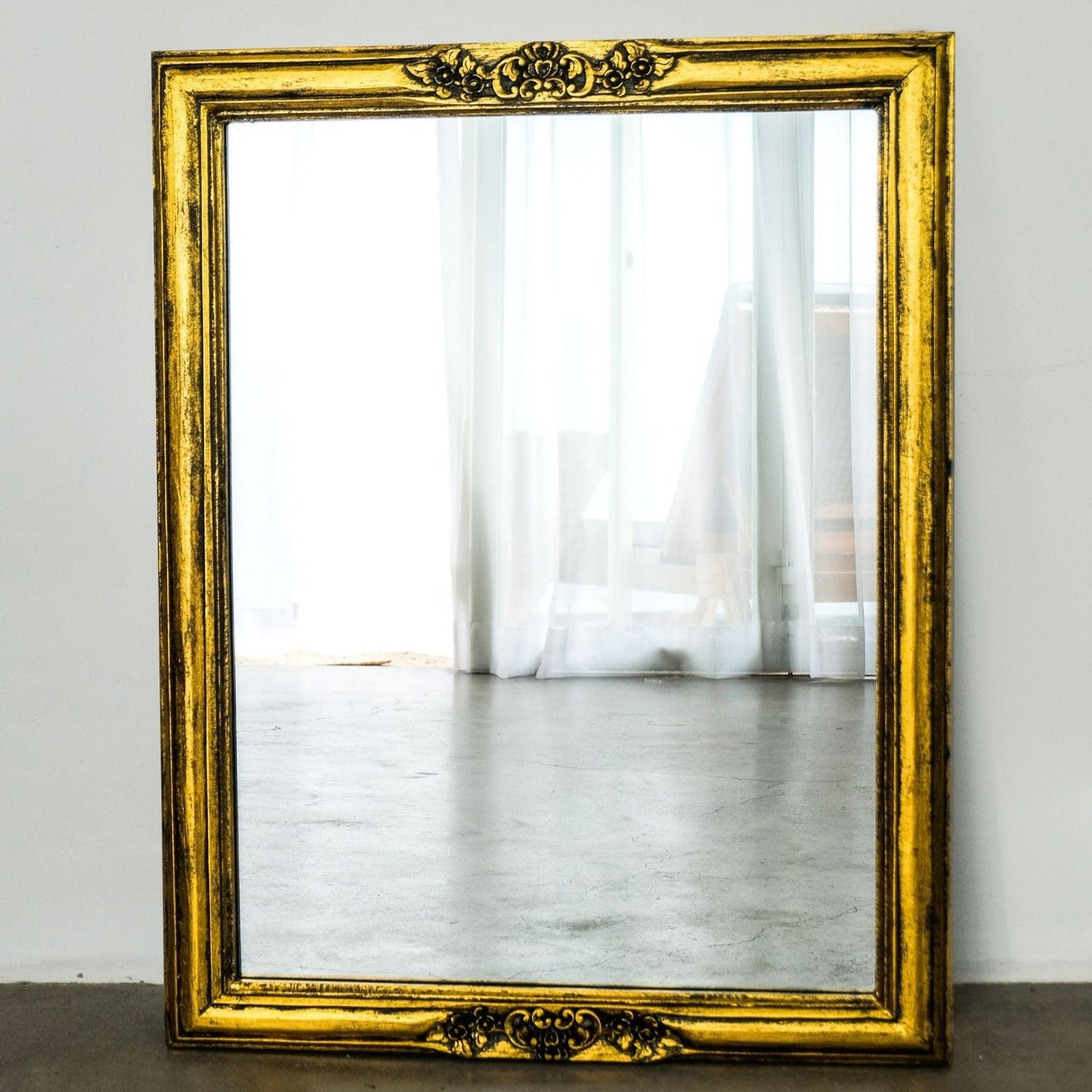 Hand Carved Mirror "Besakih" - Gold wash - 90 cm