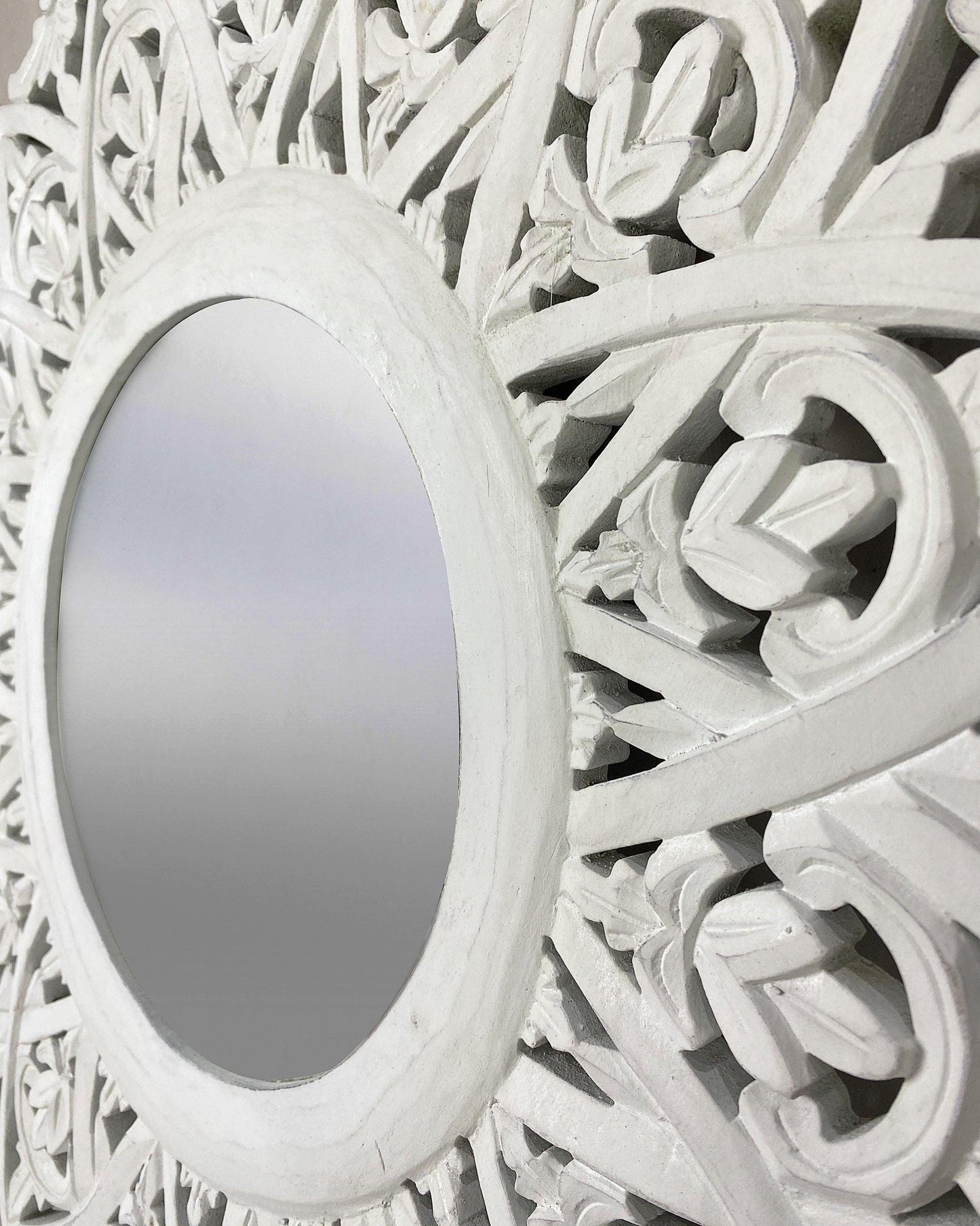 Hand Carved Mirror "Wanasari" White Wash - 70 cm - Kulture Home Decor